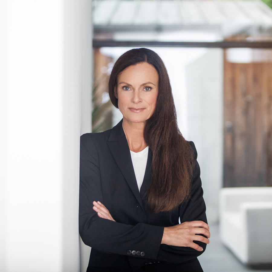 Simone Becker - Ihre Immobilienmaklerin